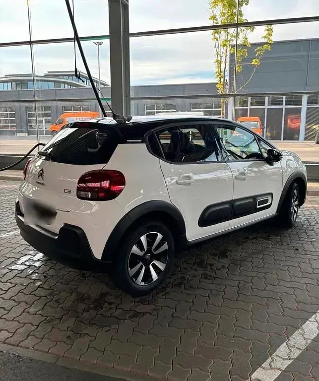 Gebraucht Citroën C3 PureTech 83 PS (61 kW) 2024 Weiß Limousine
