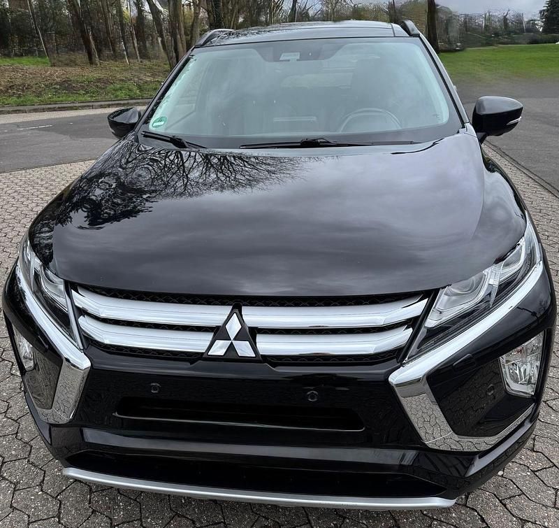 Gebraucht Mitsubishi Eclipse Cross 163 PS (119 kW) 2019 Schwarz SUV