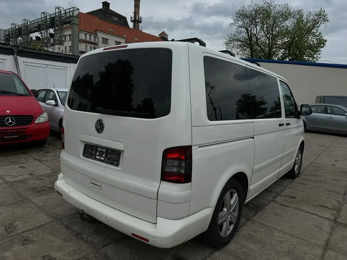 Gebraucht VW Multivan 175 PS (128 kW) 2008 Weiß Van / Kleinbus