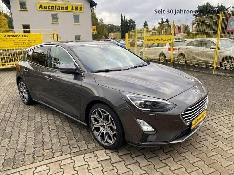 Gebraucht Ford Focus Titanium 125 PS (91 kW) 2018 Grau Limousine