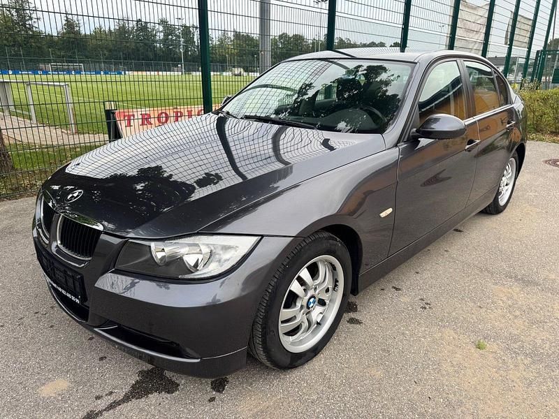 Grau Gebraucht 2007 BMW 318 Limousine | 2.890 € (Guter Preis) - Bild 1/4