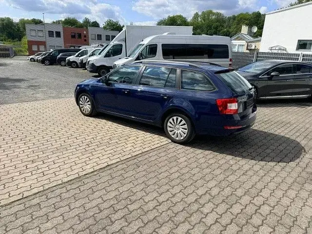 Gebraucht Skoda Octavia 150 PS (110 kW) 2016 Blau Kombi