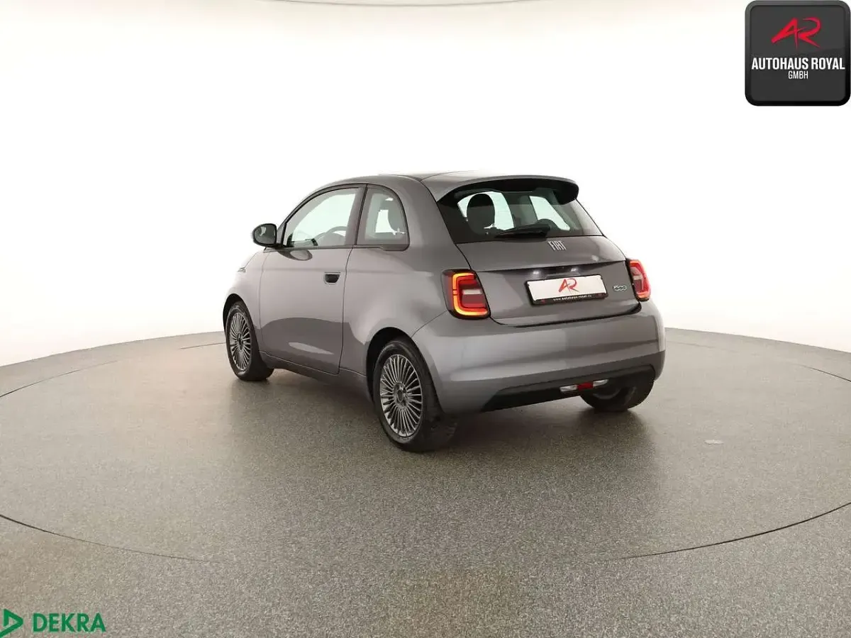 Gebraucht Fiat 500e Icon 86 kW (118 PS) 2022 Colore esterno (mineral grau) Kleinwagen