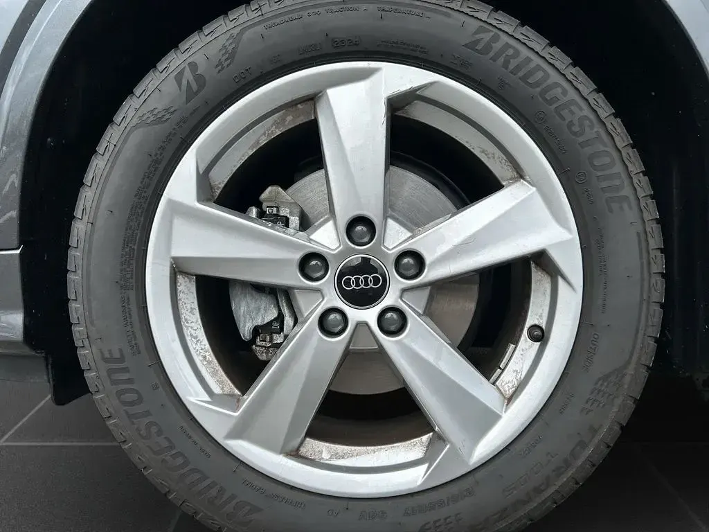 Gebraucht Audi Q2 Ambiente 150 PS (110 kW) 2024 Daytonagrau perleffekt (metallic) SUV