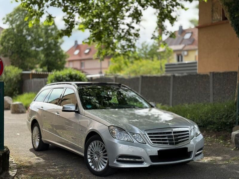 Grau Gebraucht 2012 Mercedes E350 Avantgarde Kombi | 12.000 € (Superpreis) - Bild 1/4