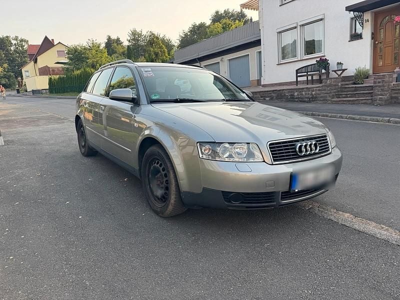 Grau Gebraucht 2002 Audi A4 Kombi | 1.280 € (Guter Preis) - Bild 1/4