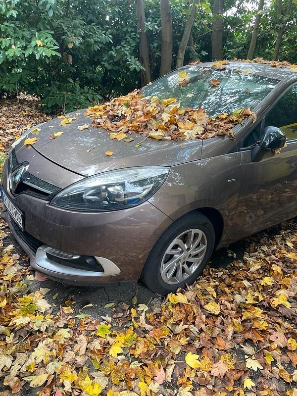 Braun Gebraucht 2014 Renault Scénic III Van / Kleinbus | 3.700 € (Superpreis) - Bild 1/4