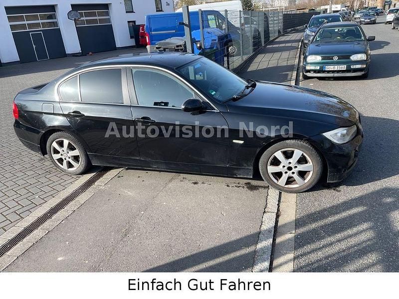 Gebraucht BMW 325 Sport Line 218 PS (160 kW) 2007 Schwarz Limousine