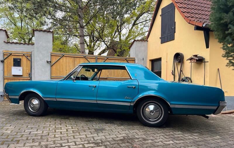 Grün Gebraucht 1966 Oldsmobile Cutlass Coupé | 7.400 € - Bild 1/4