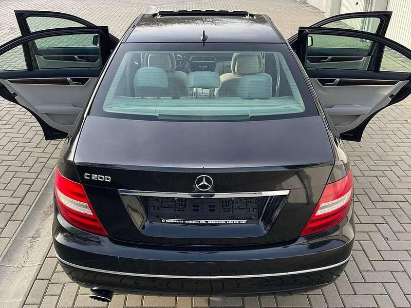 Gebraucht Mercedes C200 184 PS (135 kW) 2011 Obsidianschwarz  metalliclack Limousine
