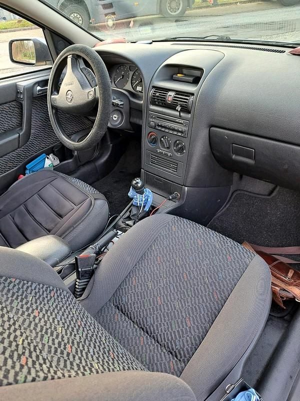 Gebraucht Opel Astra 100 PS (73 kW) 2001 Grau Coupé
