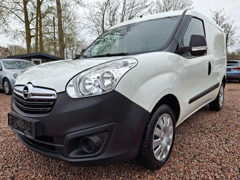 Gebraucht Opel Combo 95 PS (69 kW) 2018 Weiß Van / Kleinbus