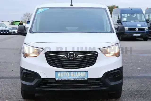Gebraucht Opel Combo 102 PS (75 kW) 2022 Kaolinweiß Van / Kleinbus