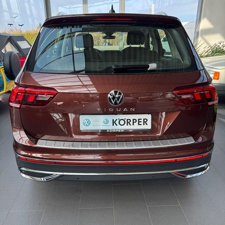 Gebraucht VW Tiguan Elegance 150 PS (110 kW) 2022 Blau SUV