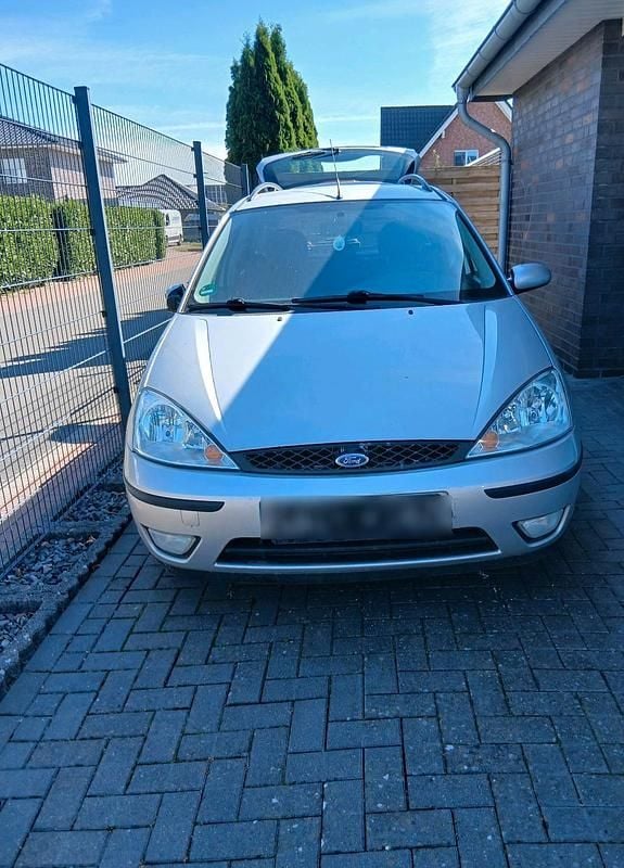 Grau Gebraucht 2002 Ford Focus Kombi | 800 € (Superpreis) - Bild 1/4