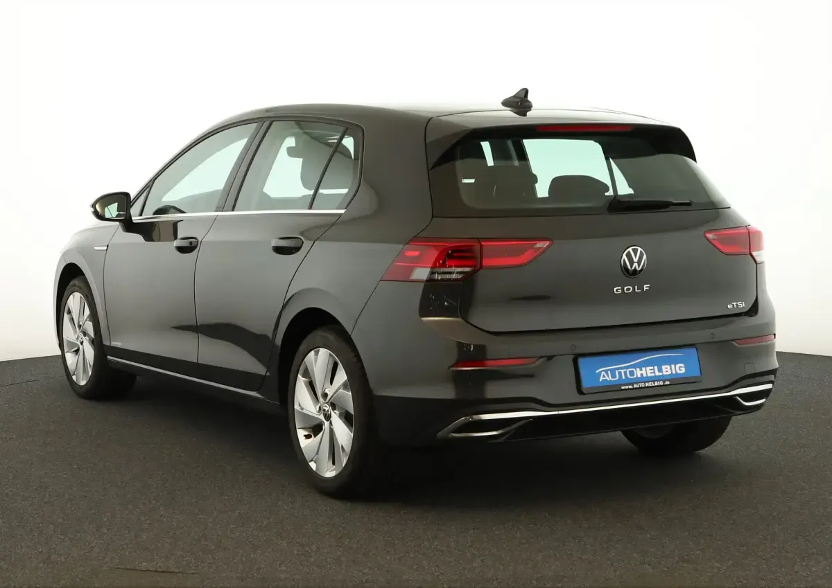 Gebraucht VW Golf Style 150 PS (110 kW) 2024 Uranograu SUV