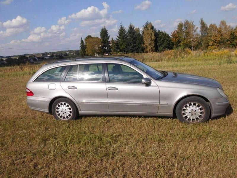 Gebraucht Mercedes E320 Avantgarde 204 PS (150 kW) 2004 Silber Kombi