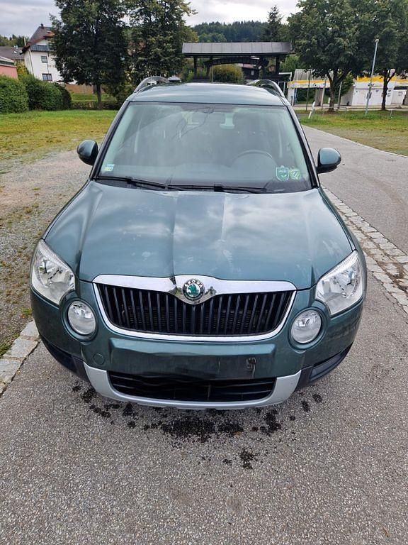 Grün Gebraucht 2012 Skoda Yeti Elegance SUV | 4.900 € (Guter Preis) - Bild 1/4