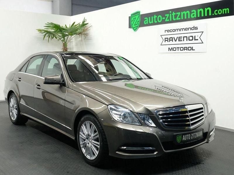 Gebraucht Mercedes E500 Avantgarde 387 PS (284 kW) 2010 Grau Limousine