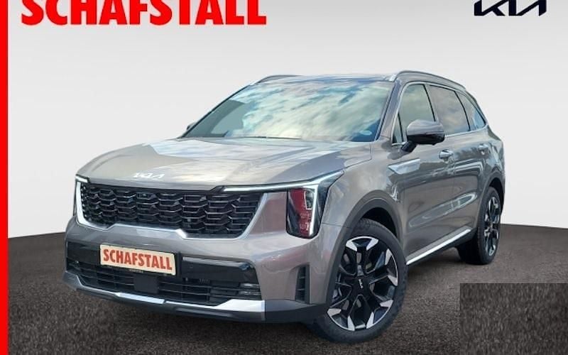 Braun (volcanic sand metallic) Neu 2025 Kia Sorento Platinum SUV | 53.979 € (Superpreis) - Bild 1/4