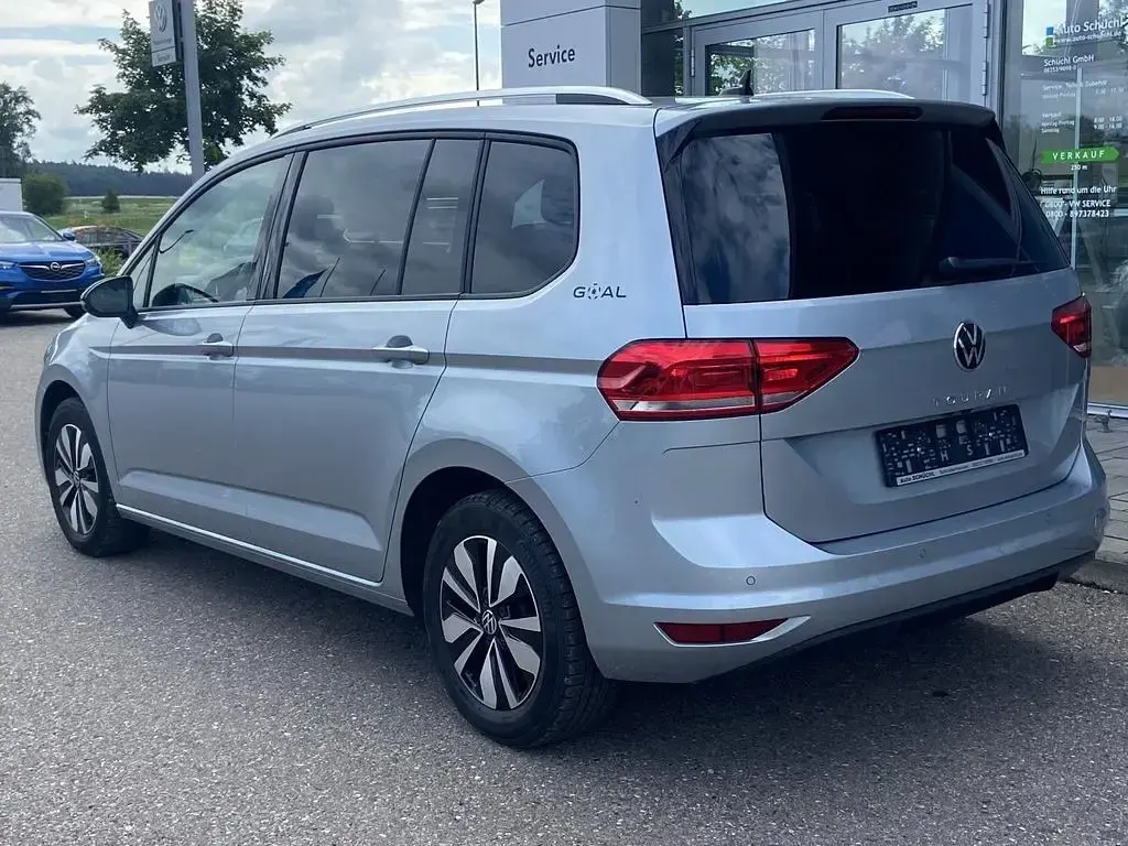 Gebraucht VW Touran Comfortline 150 PS (110 kW) 2025 Oyster silver metallic Van / Kleinbus