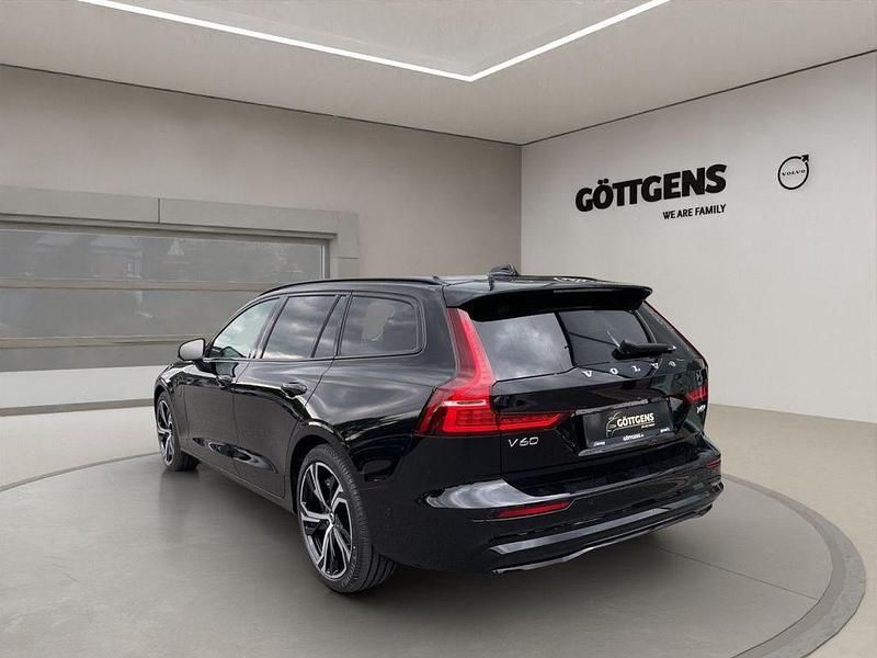 Neu Volvo V60 Plus 349 PS (256 kW) 2026 Schwarz Kombi