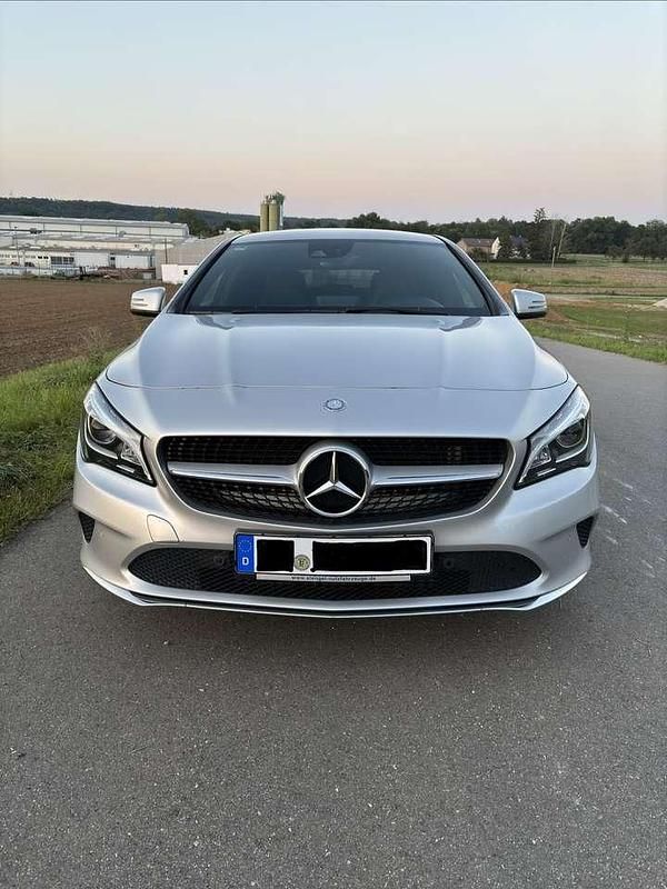 Gebraucht Mercedes CLA200 136 PS (100 kW) 2016 Grau Kombi