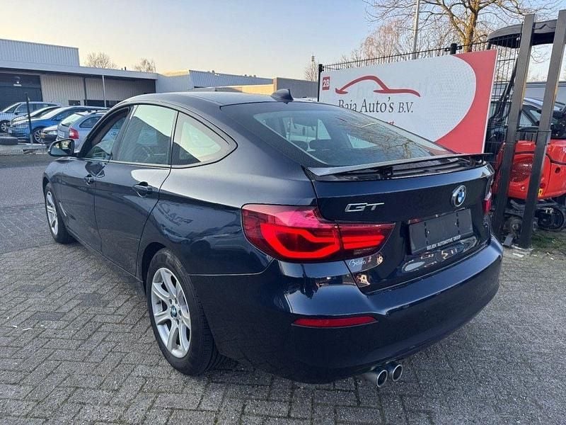 Gebraucht BMW 320 Advantage 190 PS (139 kW) 2020 Blau Limousine