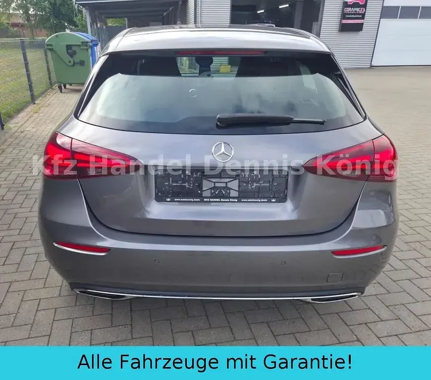 Gebraucht Mercedes A200 163 PS (119 kW) 2023 Grau Limousine