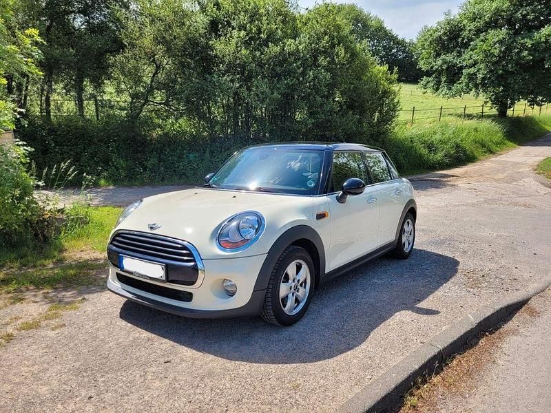 Gebraucht Mini Cooper 136 PS (100 kW) 2016 Weiß Kleinwagen