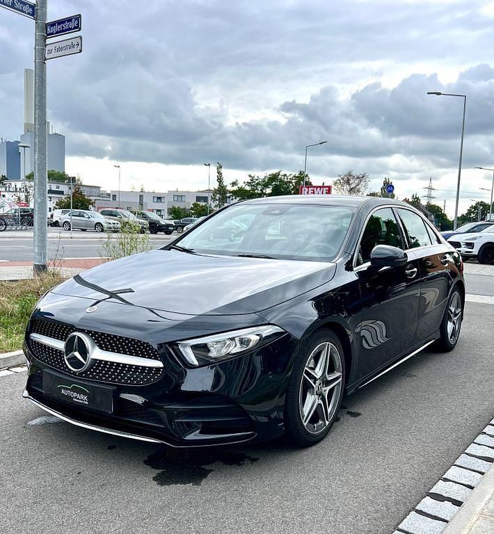 Schwarz Gebraucht 2020 Mercedes A220 AMG Limousine | 30.900 € (Etwas zu teuer) - Bild 1/4