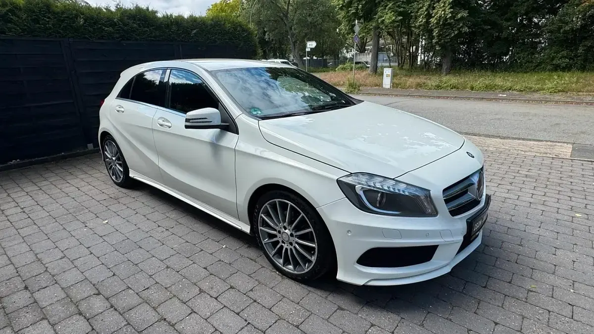 Gebraucht Mercedes A200 AMG 155 PS (114 kW) 2014 Weiß Limousine
