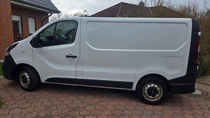 Gebraucht Opel Vivaro 121 PS (88 kW) 2018 Weiß Van / Kleinbus