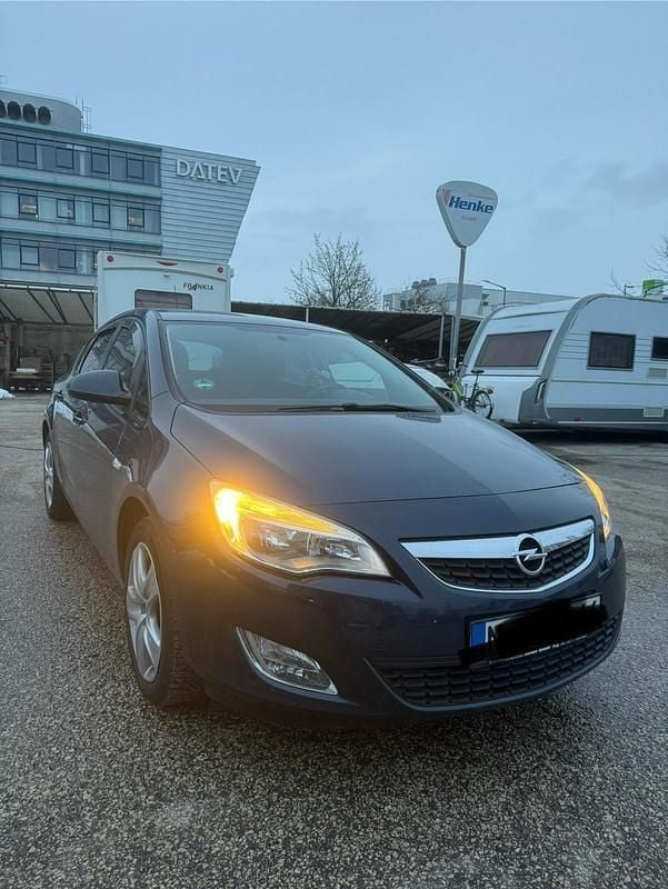 Blau Gebraucht 2011 Opel Astra Kleinwagen | 3.650 € (Guter Preis) - Bild 1/4