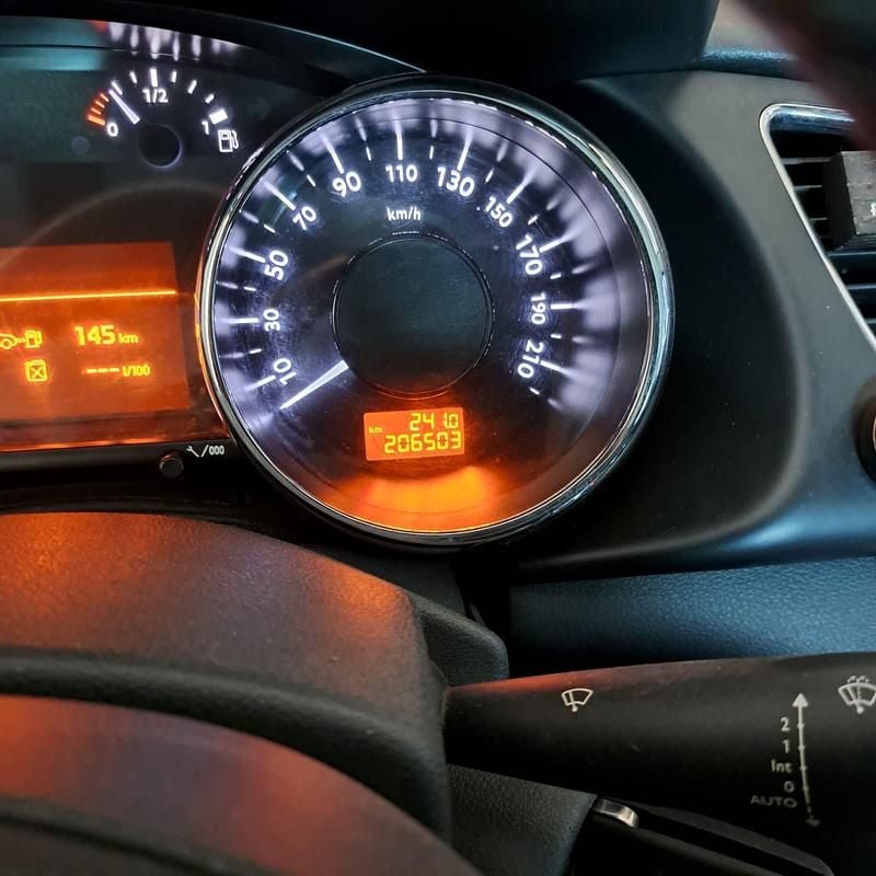 Braun Gebraucht 2011 Peugeot 3008 Limousine | 3.900 € - Bild 1/4