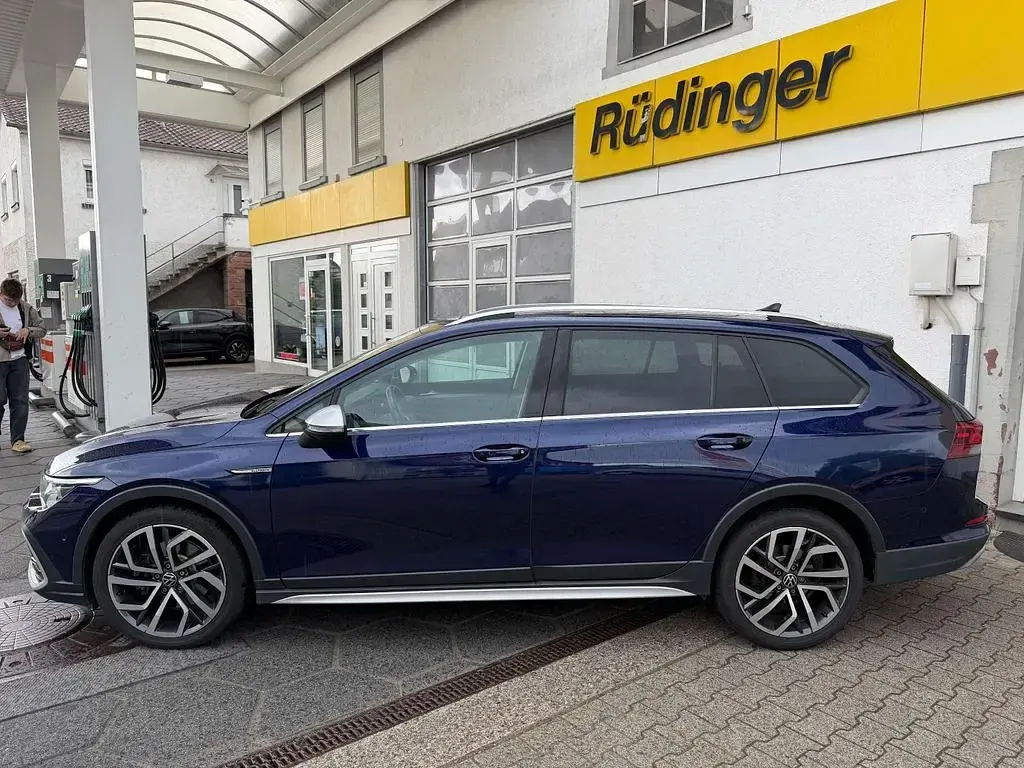 Gebraucht VW Golf Alltrack 200 PS (147 kW) 2022 Blau Kombi