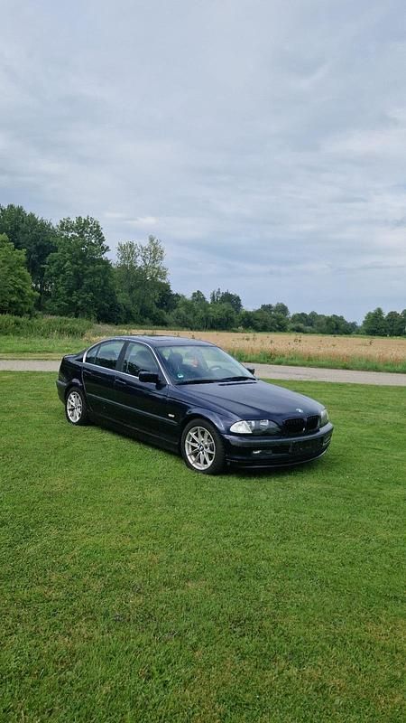 Blau Gebraucht 1999 BMW 320 Sport Line Limousine | 3.000 € (Superpreis) - Bild 1/4