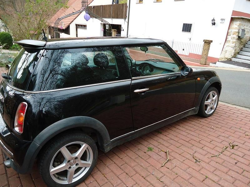 Second-hand Mini ONE 2002 Negru Hatchback