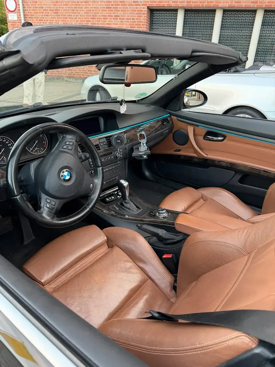 Gebraucht BMW 320 Cabriolet 177 PS (130 kW) 2009 Schwarz Cabrio