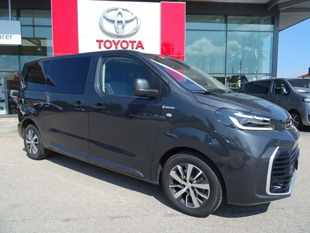 Neu Toyota Proace Verso 177 PS (130 kW) 2025 Grau Kombi