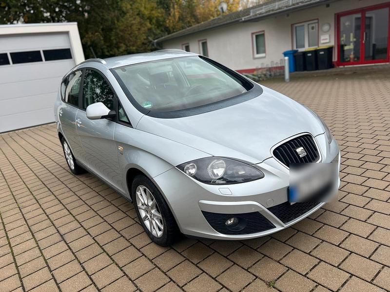Silber Gebraucht 2012 Seat Altea XL Van / Kleinbus | 2.800 € (Superpreis) - Bild 1/4