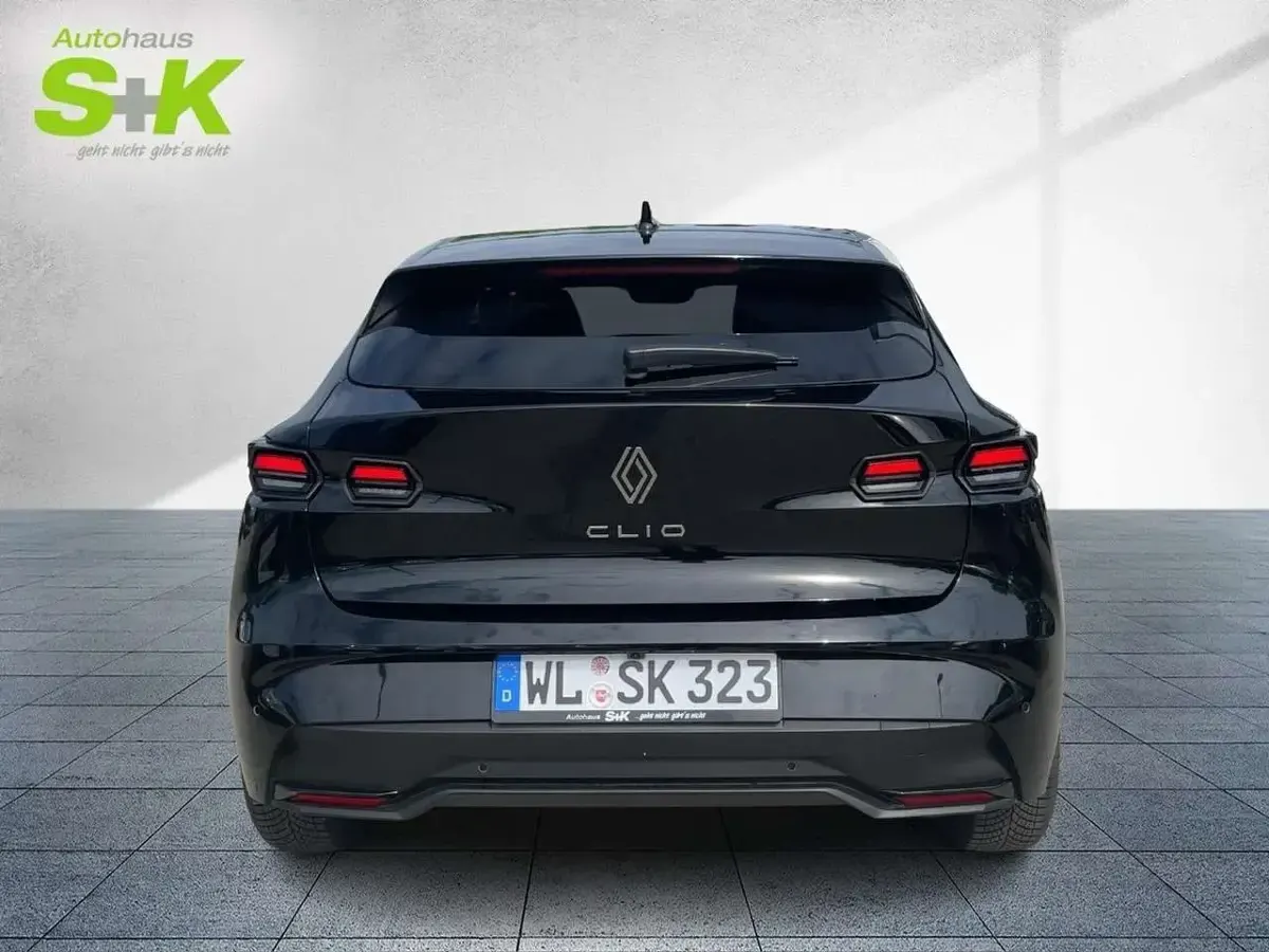 Gebraucht Renault Clio V Techno 114 PS (83 kW) 2026 Black pearlschwarz metallic Limousine