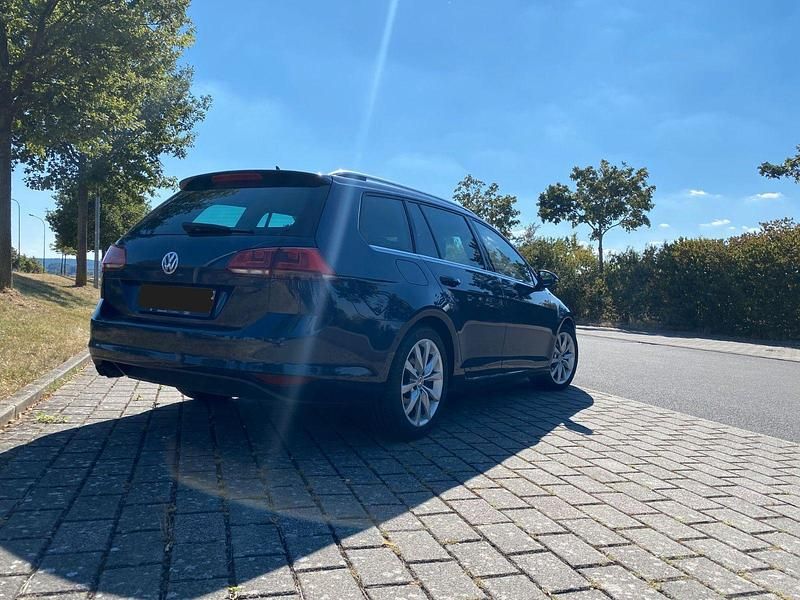 Gebraucht VW Golf VII Highline 150 PS (110 kW) 2014 Blau Kombi
