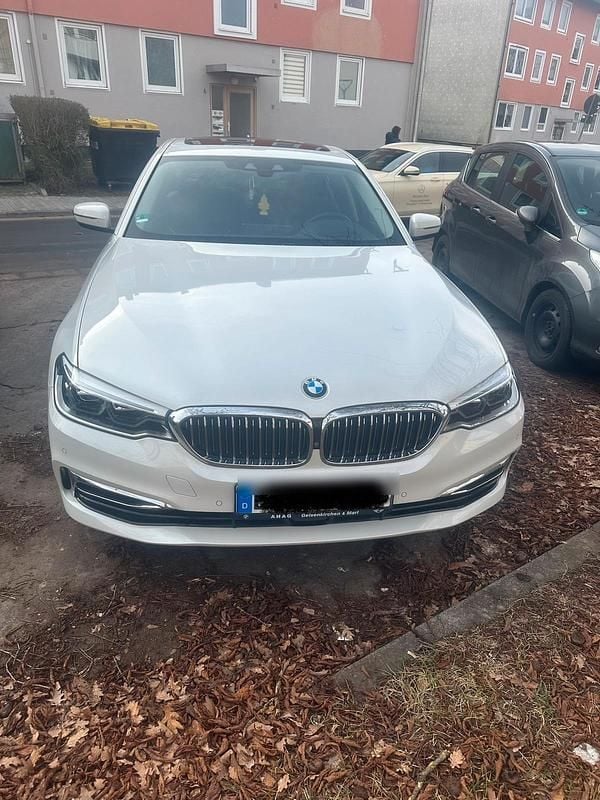 Weiß Gebraucht 2019 BMW 530e Limousine | 29.999 € (Fairer Preis) - Bild 1/4