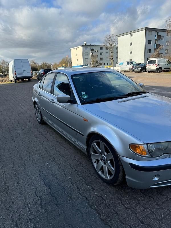 Gebraucht BMW 330 231 PS (169 kW) 2002 Silber Limousine