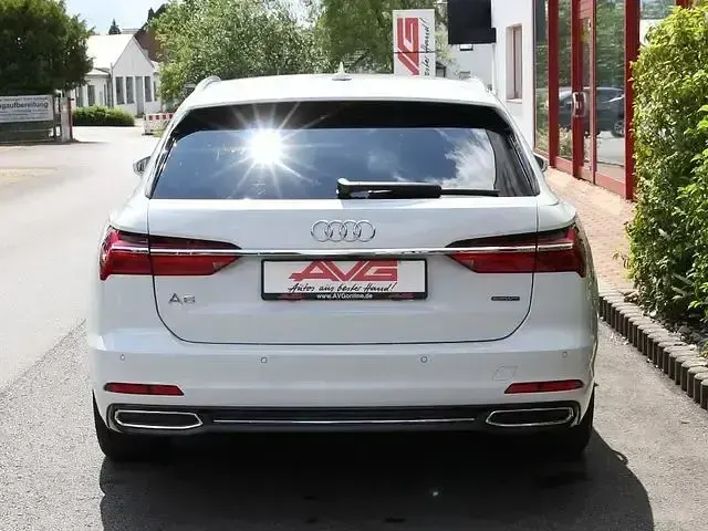 Gebraucht Audi A6 Sport 204 PS (150 kW) 2022 Gletscherweiss Kombi