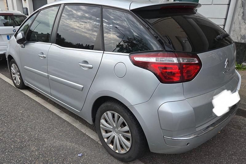 Silber Gebraucht 2012 Citroën C4 Picasso SELECTION Van / Kleinbus | 2.200 € (Superpreis) - Bild 1/4