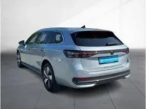 Gebraucht VW Passat 150 PS (110 kW) 2025 Silber (oyster silver metallic) Kombi