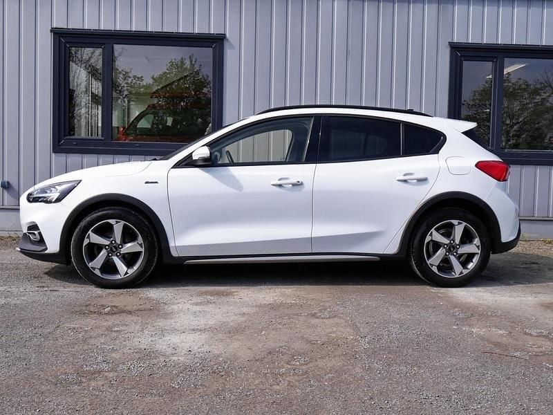 Gebraucht Ford Focus Active 155 PS (114 kW) 2022 Weiß Limousine