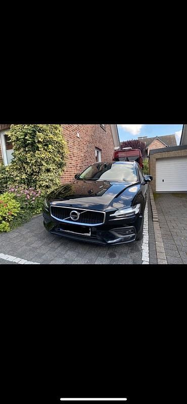 Schwarz Gebraucht 2019 Volvo V60 Kombi | 22.350 € (Fairer Preis) - Bild 1/4